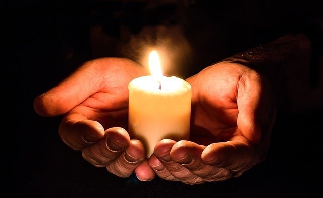 Giftmas 2018: Shining a Light